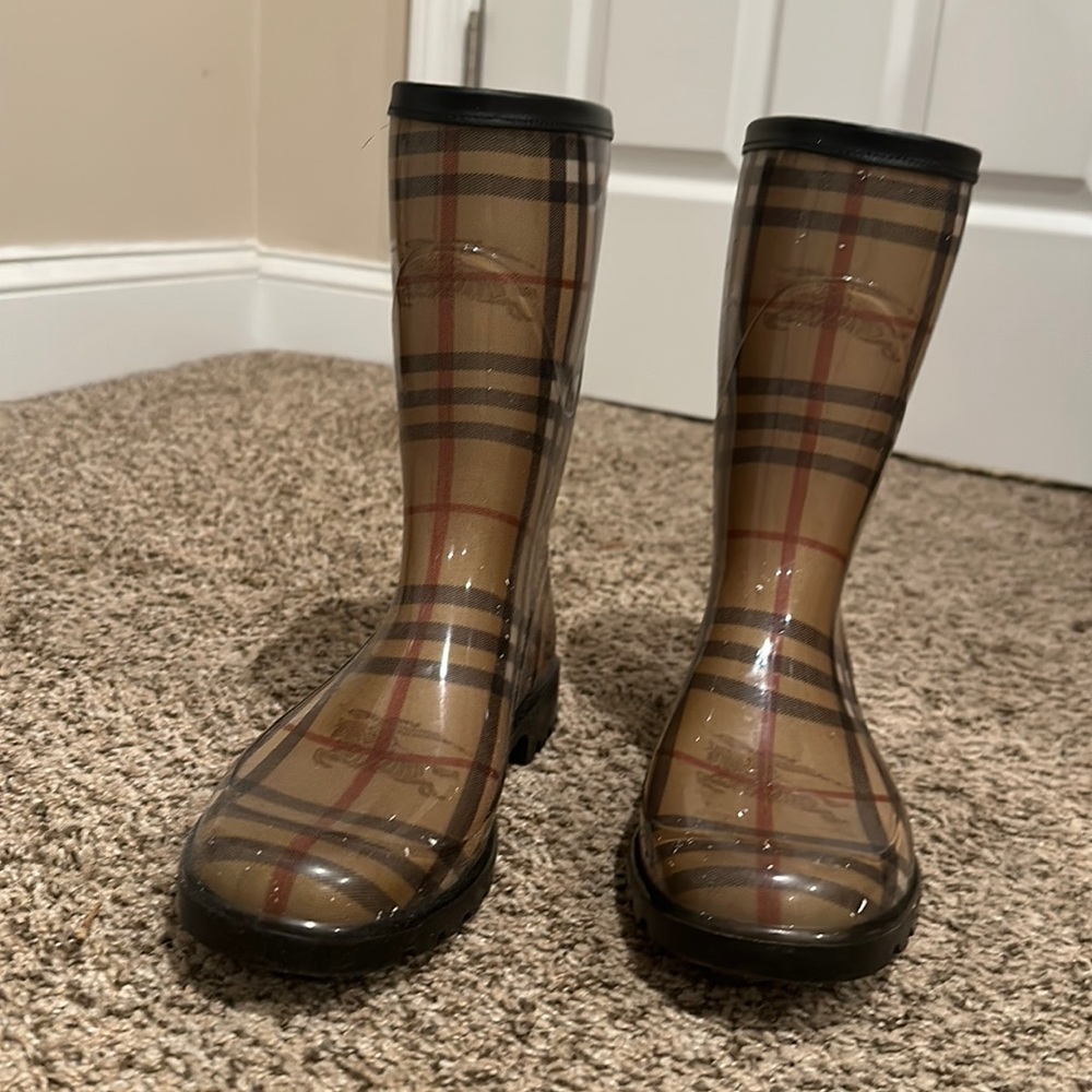 Burberry Rainboots Size 8.5 (38)